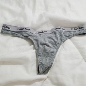 Calvin Klein thong S